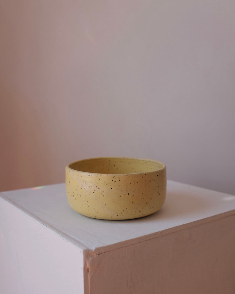Cereal bowl — speckled yellow