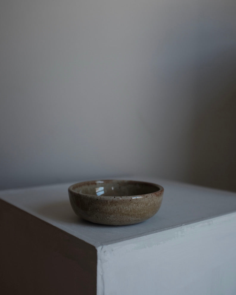 Snack bowl — glossy milky sand