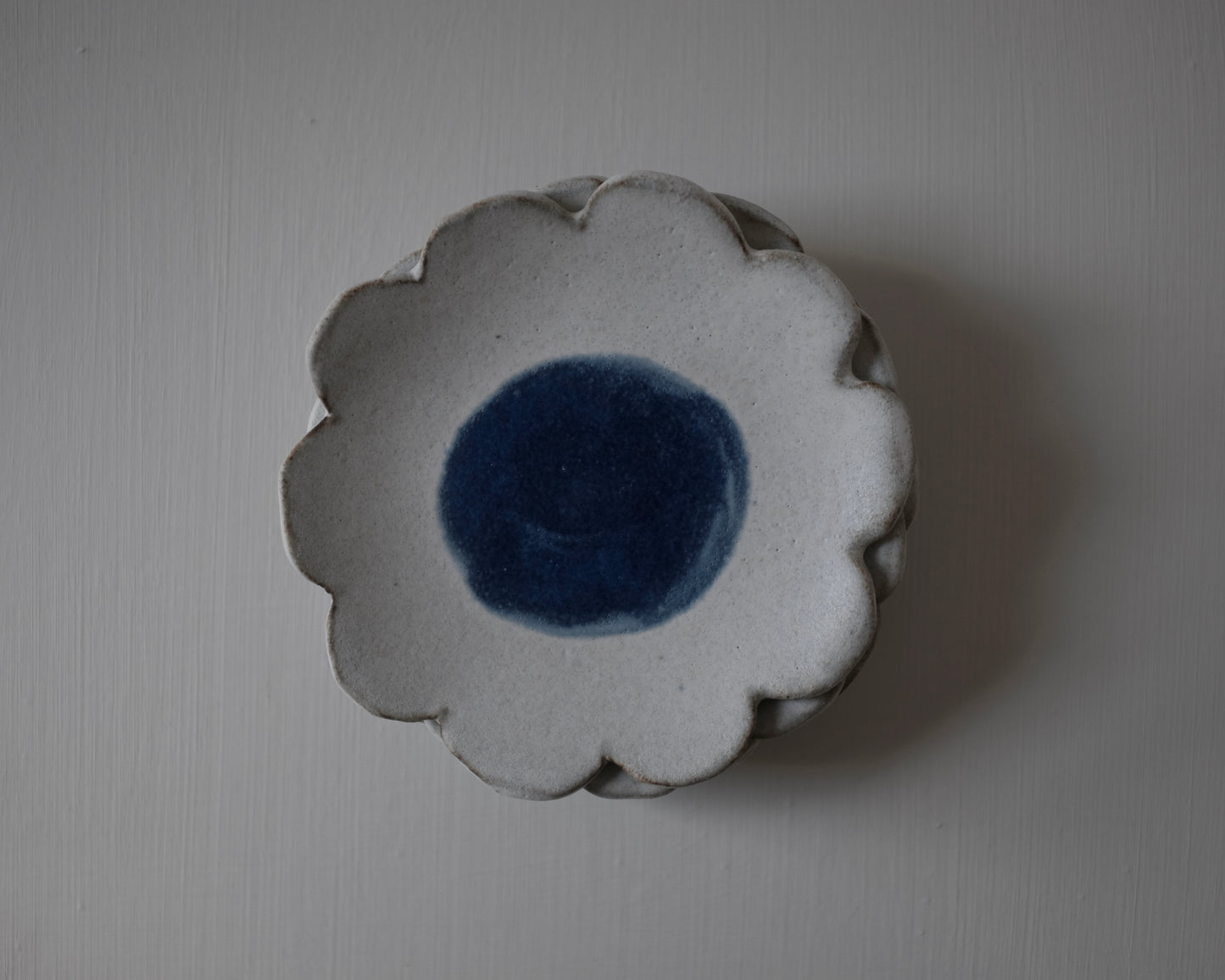 Scalloped dessert plates — flower