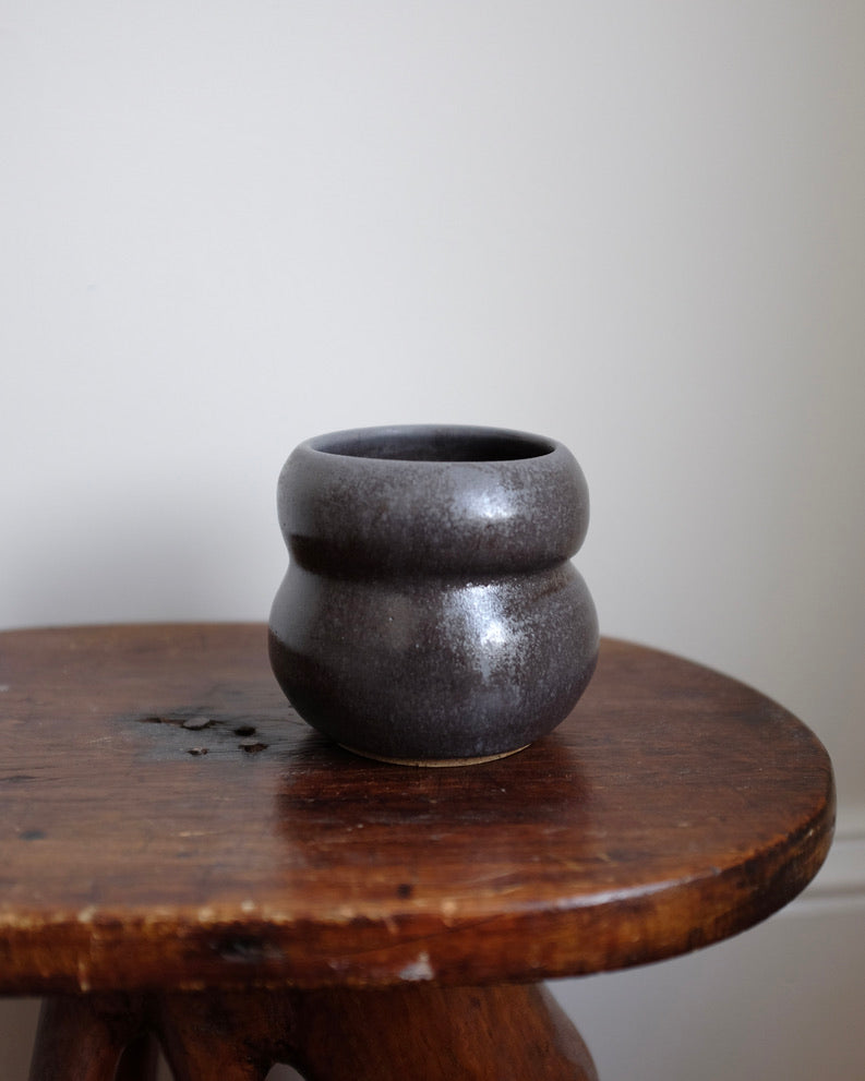 Bulb vase — charcoal
