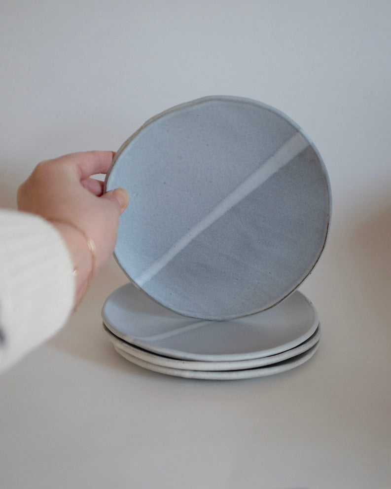 Half dipped plate — satin white (medium)