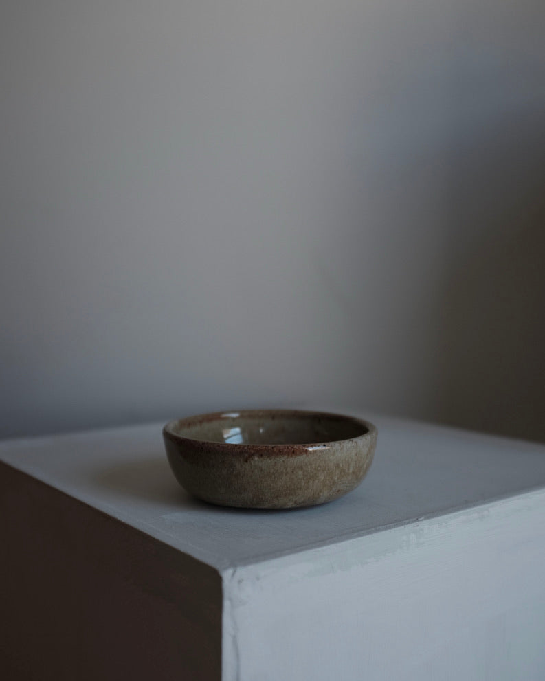 Snack bowl — glossy milky sand