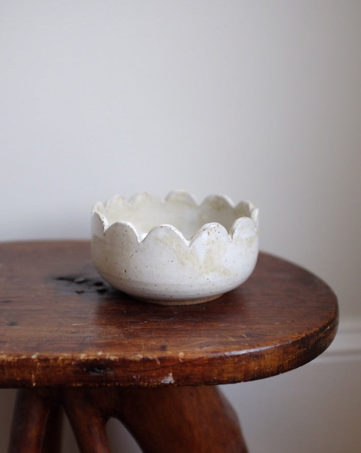 Scalloped bowl — glossy egg