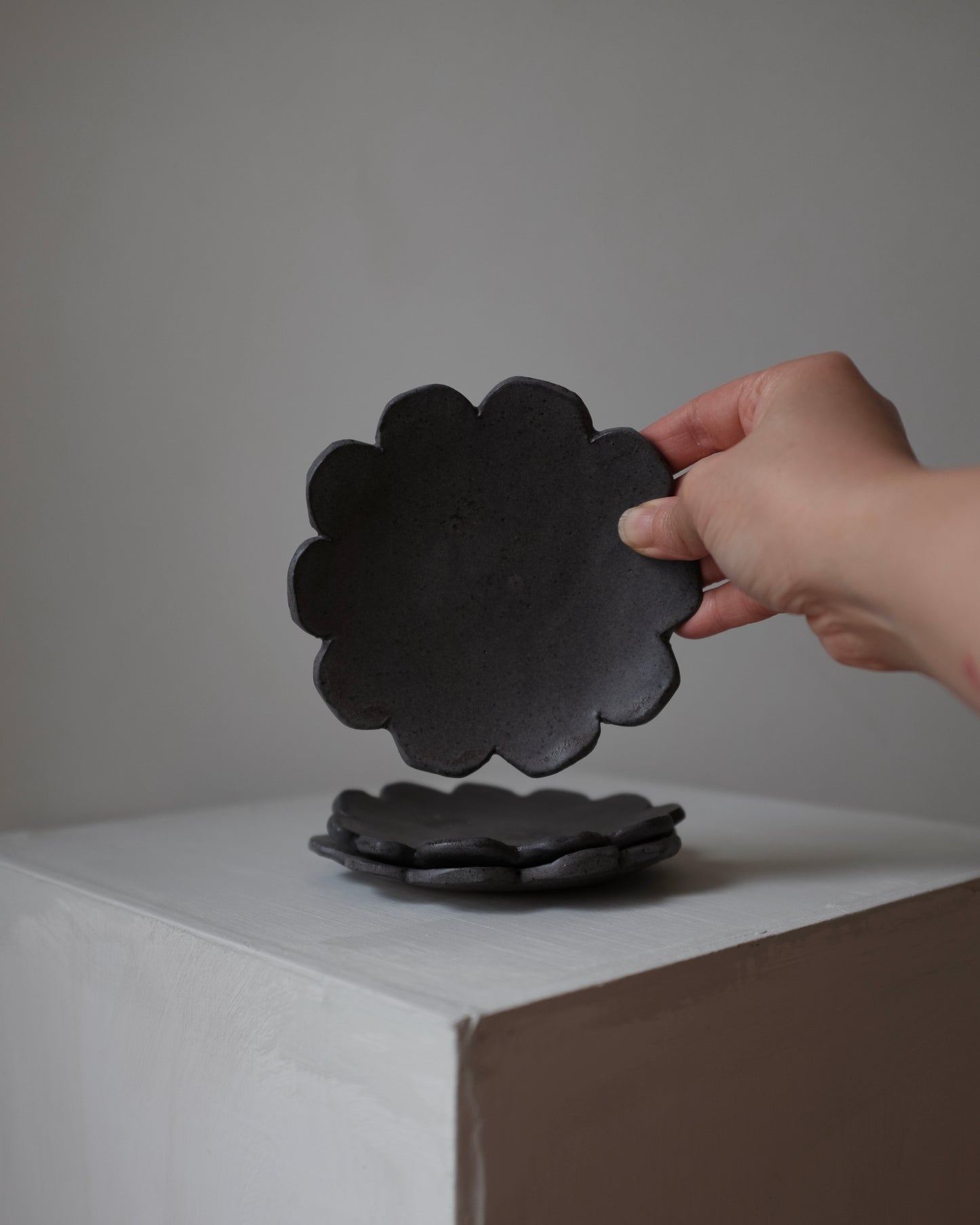 Scalloped dessert plates — charcoal