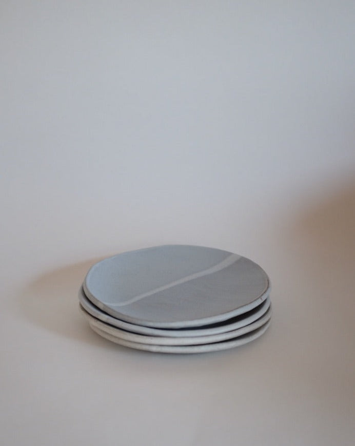 Half dipped plate — satin white (medium)