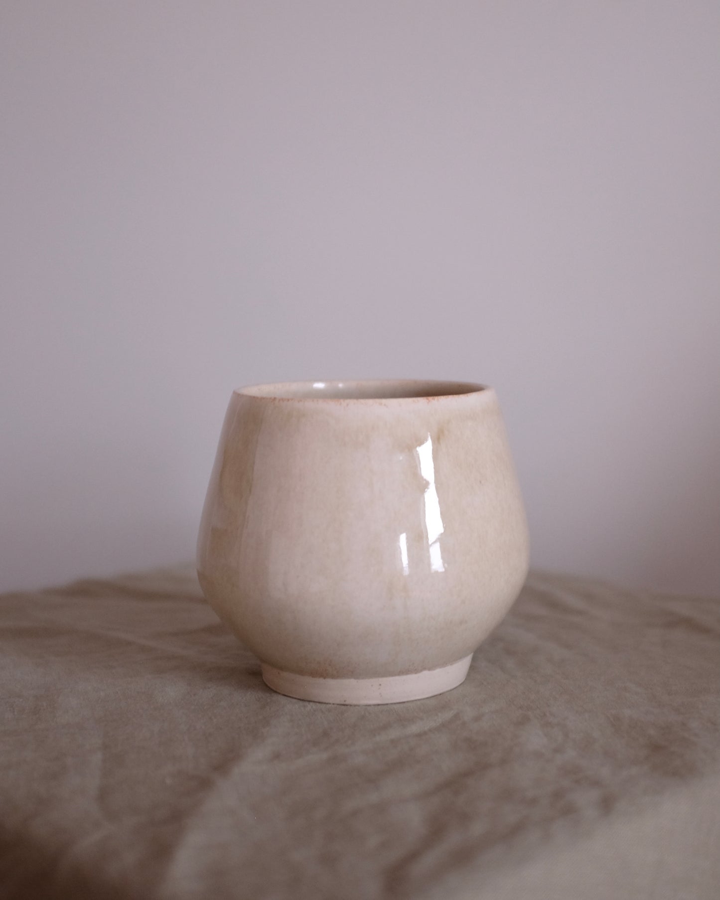 Low vase — glossy sand