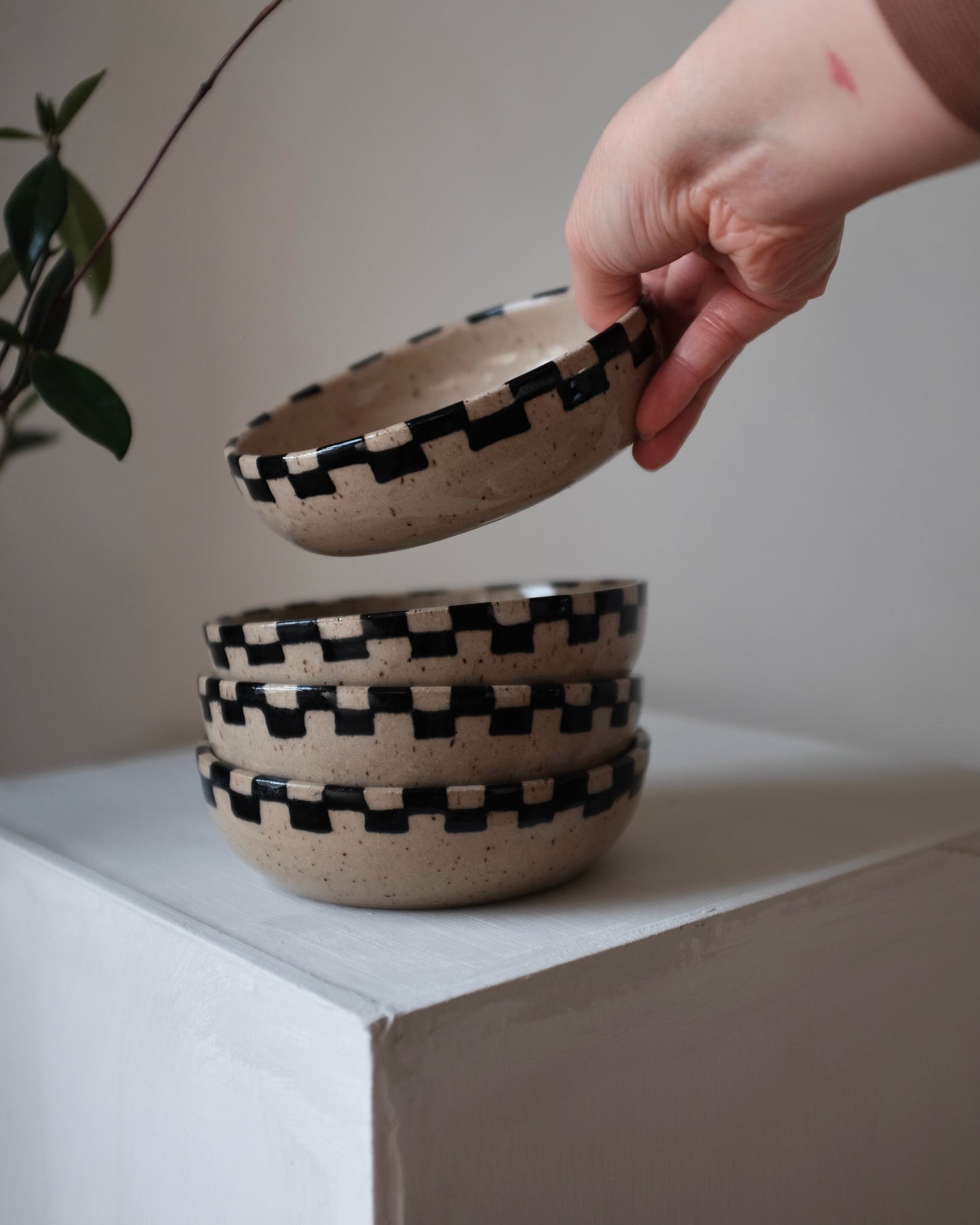Snack bowl — checkered rim