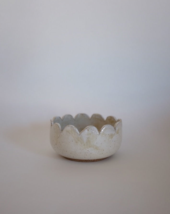 Scalloped bowl — glossy egg