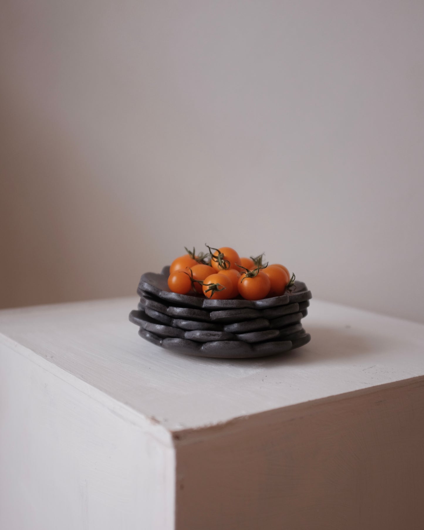 Scalloped dessert plates — charcoal