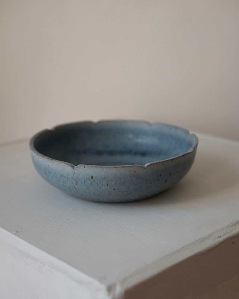 Scalloped bowl — speckled blue